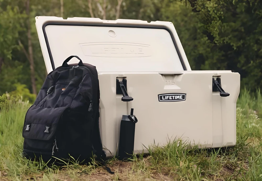 outdoor beverage bar with cooler and mini fridge