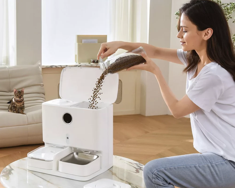 best automatic pet feeder with camera